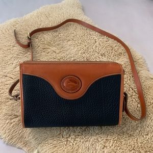Gorgeous vintage Dooney & Bourke leather purse